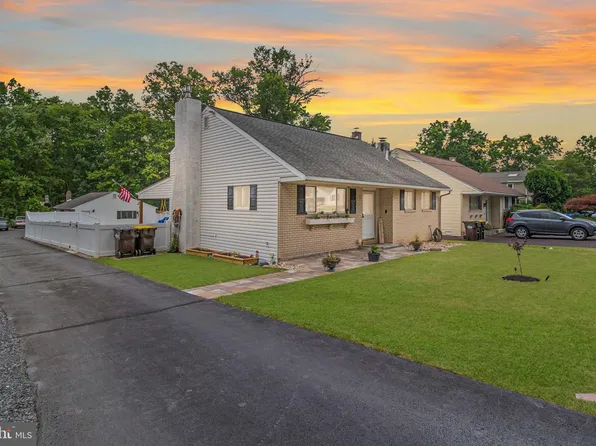 1026 N Line St, Lansdale, PA 19446