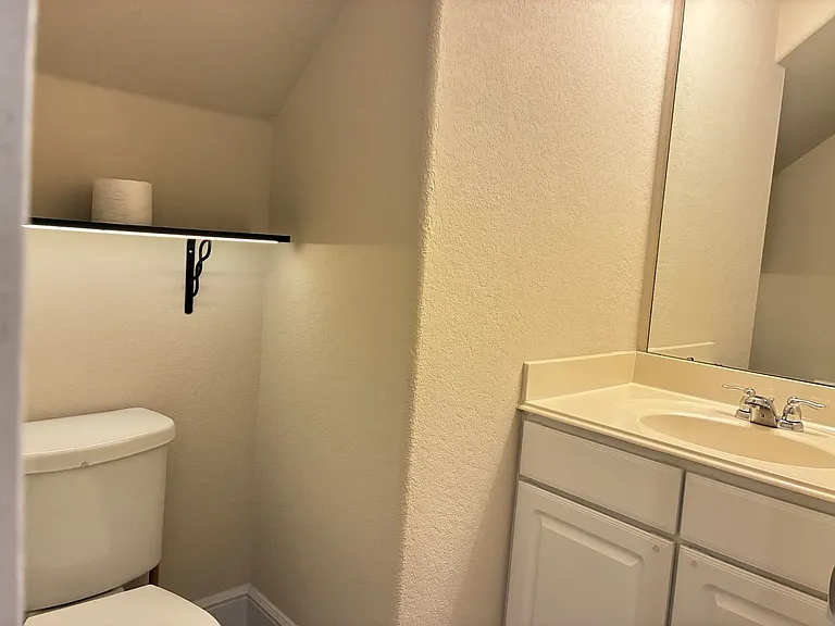 2588 Hallmark Oak St — Photo 9