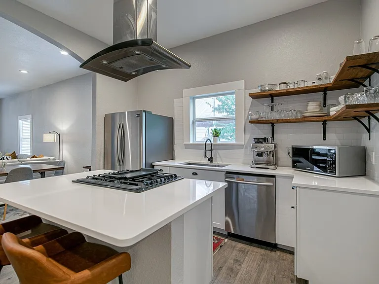 112 Dreiss St — Photo 16
