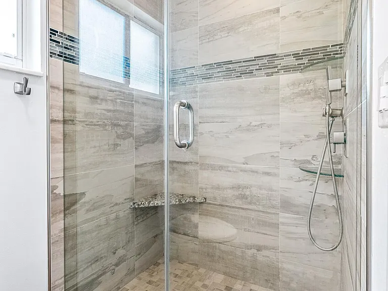 113 Las Palmas — Photo 27
