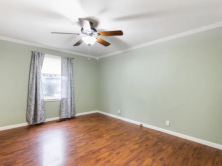 611 W Glenwood Ave — Photo 14