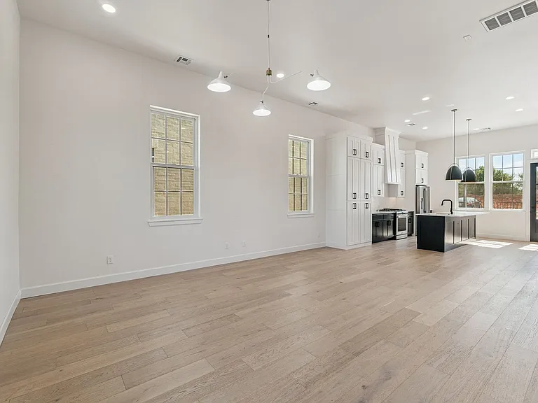 18814 Selah Way — Photo 12