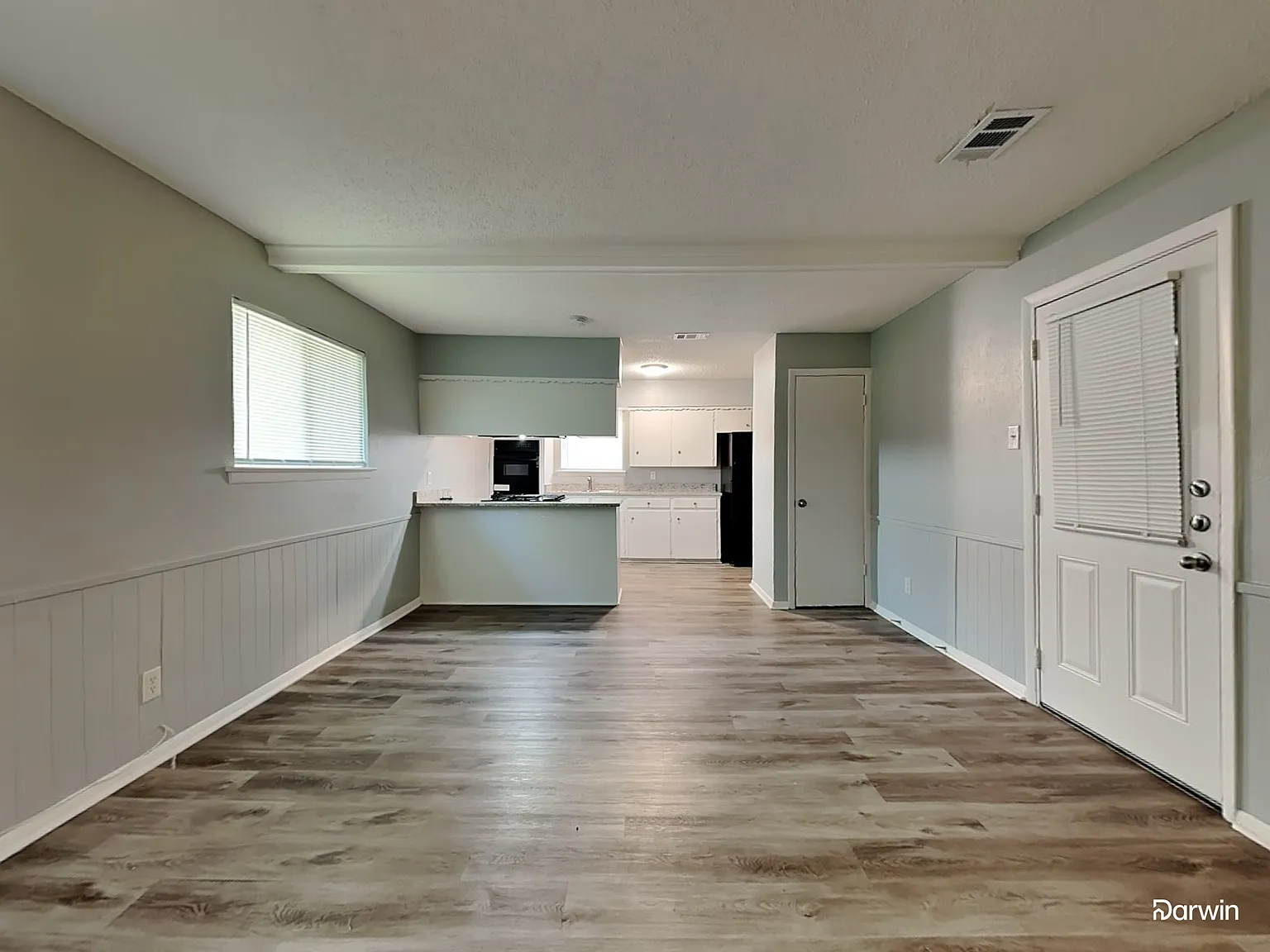 3 bed, 2.0 bath, 1315 sqft, $1,735 — Photo 4