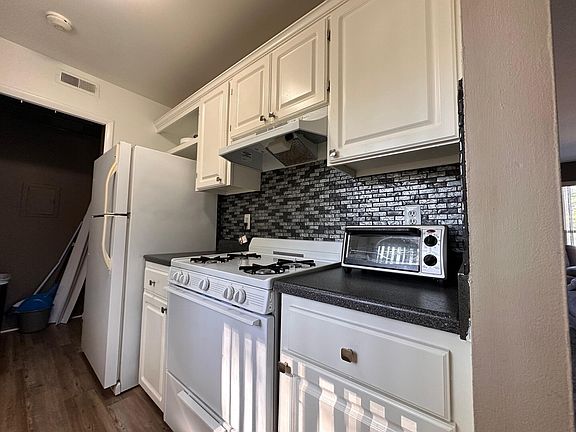 3rd image of 1753 Orchard Dr
