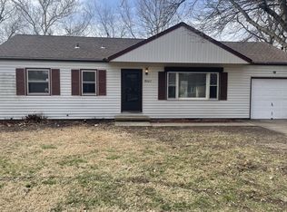5707 SW 14th St, Topeka, KS 66604