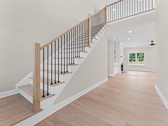 5th image of 102 Sandpiper Dr