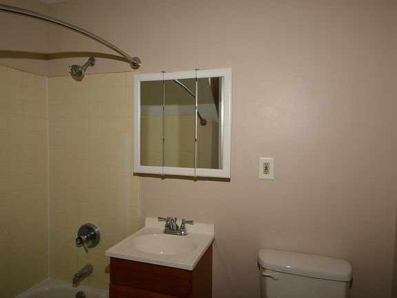 4th image of 210 Dorsey St #B