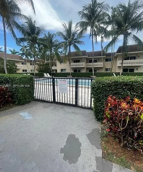 14500 SW 88th Ave #247 — Photo 5