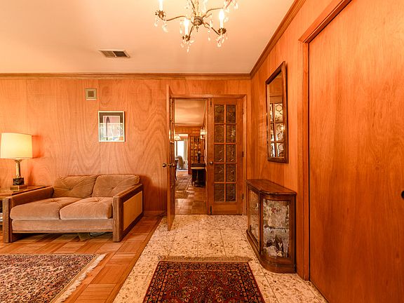 2nd image of 2900 Westhill Dr