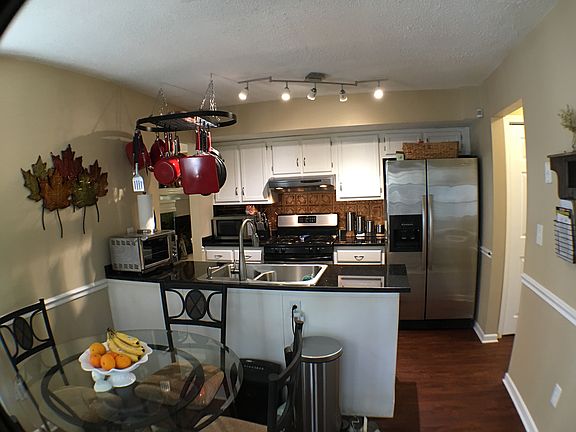 Kitchen and breakfast nook