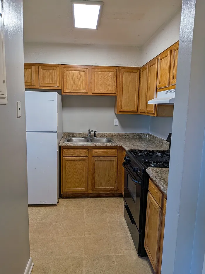 1 bed, 1.0 bath, 685 sqft, $900 — Photo 3
