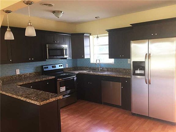 4th image of 961 Alabama Ave