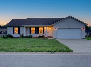 521 Labrador Dr, Bowling Green, KY 42101