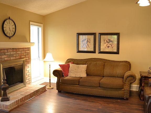 4th image of 2871 Ashley Arbor