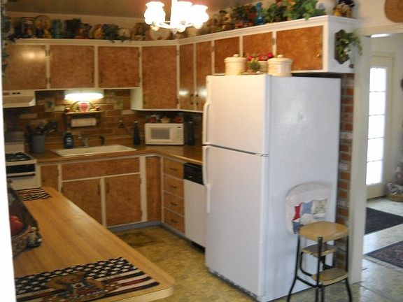 3rd image of 722 Rosewood St