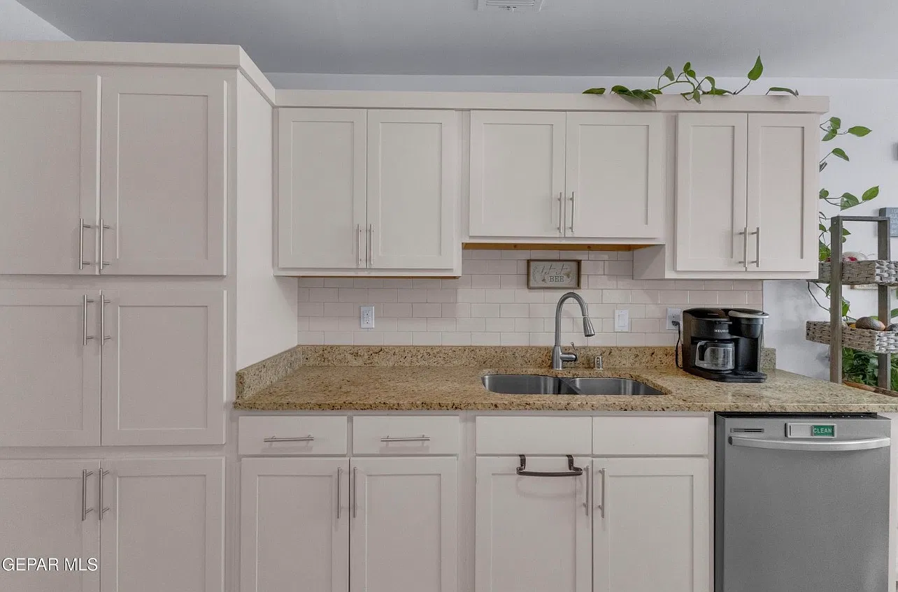 4 bed, 1520 sqft, $1,950 — Photo 3