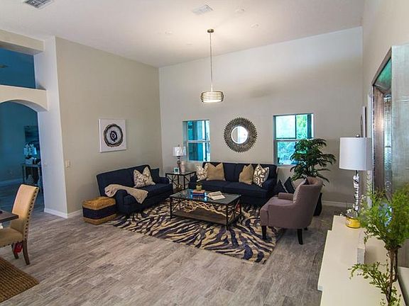 5th image of 9011 Oakcrest Cir
