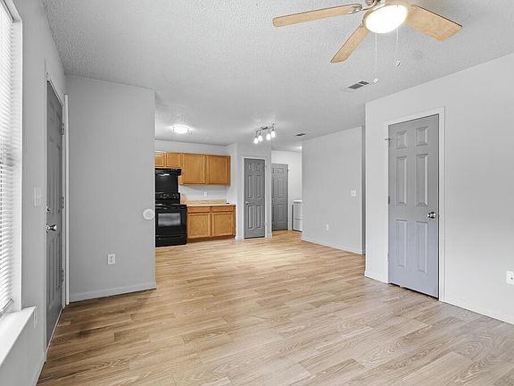 2nd image of 2116 W 17th St