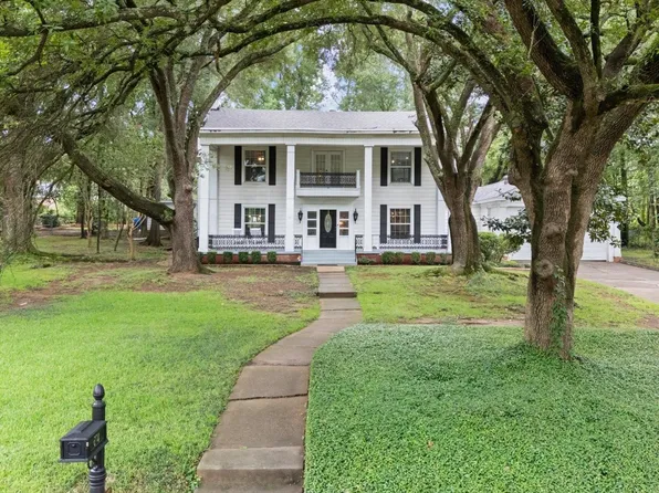 604 Sylvan Dr, Longview, TX 75602