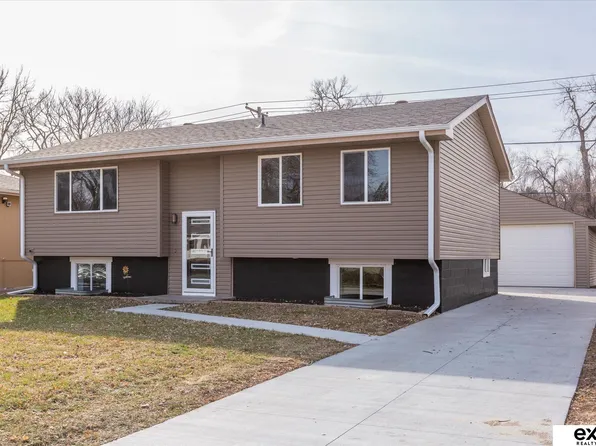 7727 Park View Blvd, La Vista, NE 68128