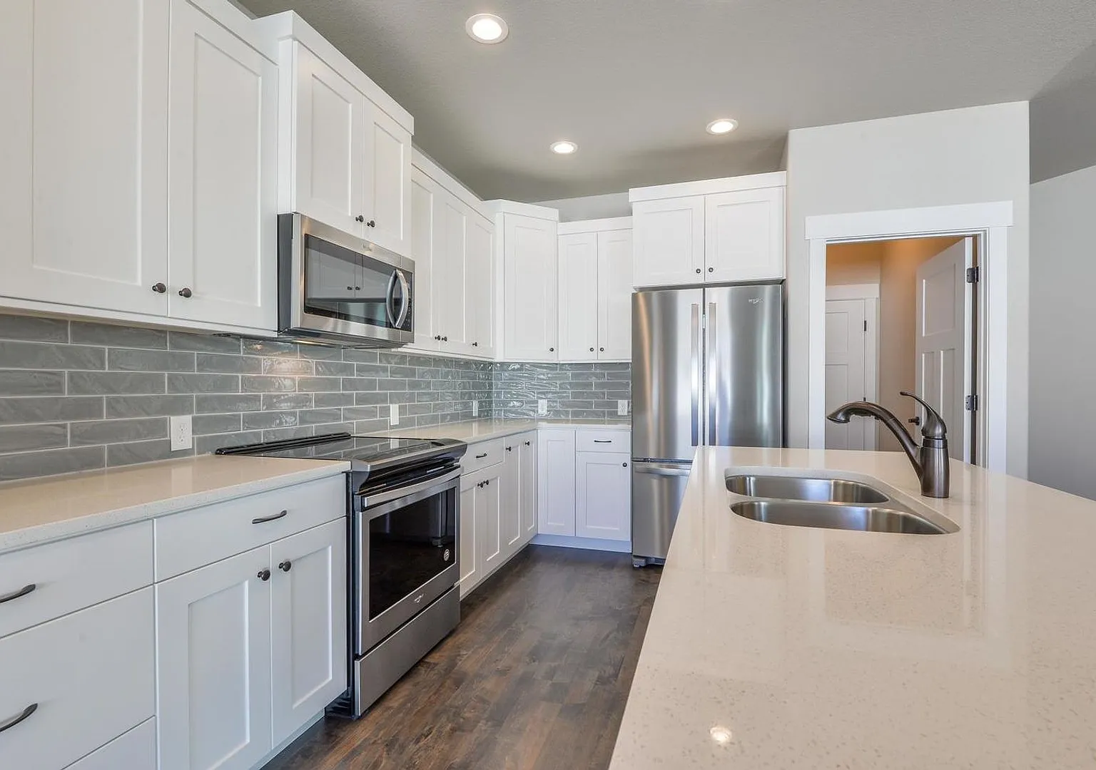 Beautiful 3 Bedroom, 2.5 Bath Ranch in Berthoud! — Photo 2