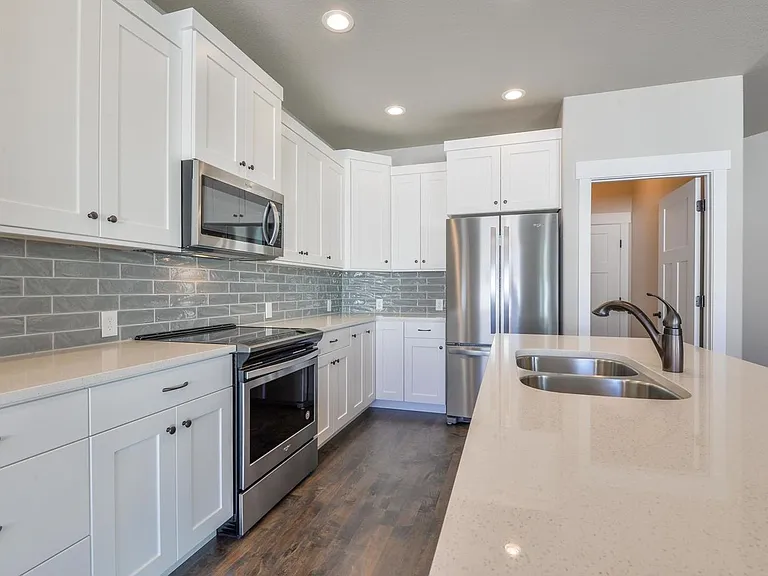 1618 Tundra Ave — Photo 2