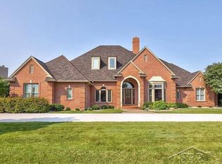 13 E Grove Ct, Freeland, MI 48623