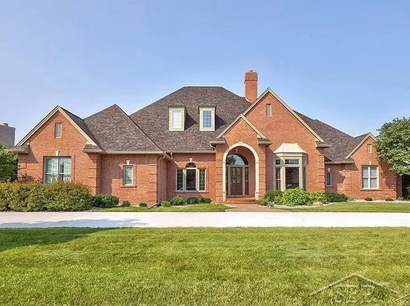 13 E Grove Ct, Freeland, MI 48623