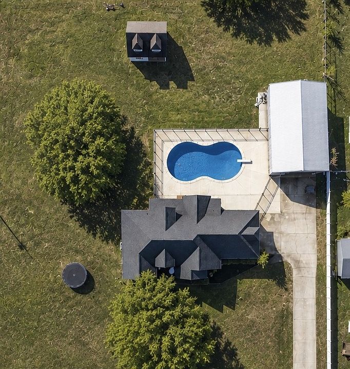 1st image of 69 College Ct
