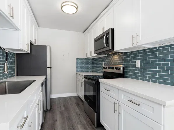 Addison Arms Apartments