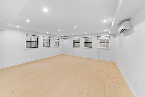 Rented by Nooklyn NYC LLC | media 16