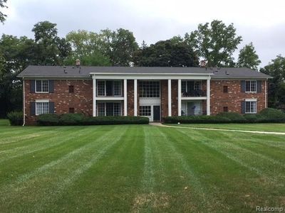 436 Fox Hills Dr S APT 2, Bloomfield Hills, MI, 48304