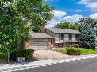 220 Saddlemountain Rd, Colorado Springs, CO 80919