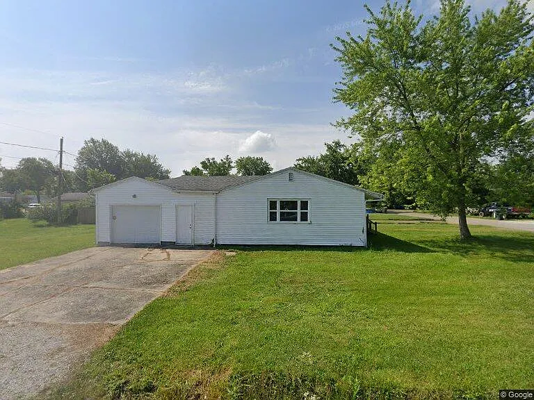2118 N Watt Ave — Photo 9
