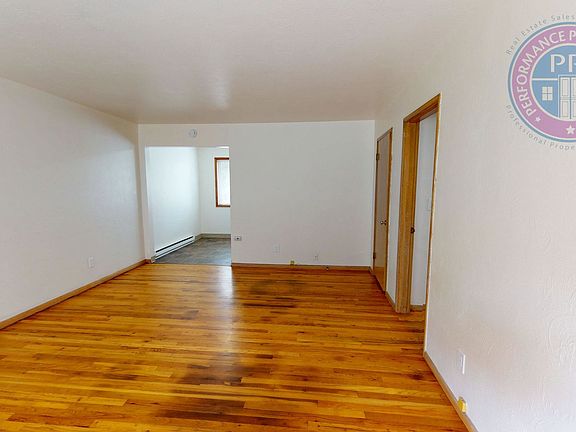 4th image of 5707-5725 SE Division St #5711