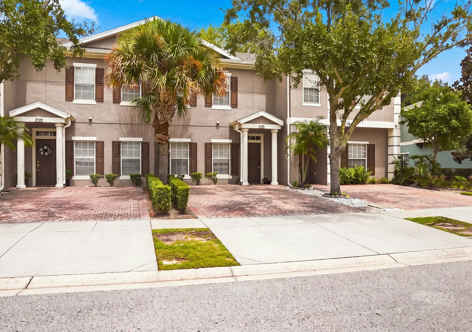 2402 Caravelle Cir - 2402 Caravelle cir- Townhome- Furnished — Photo 2