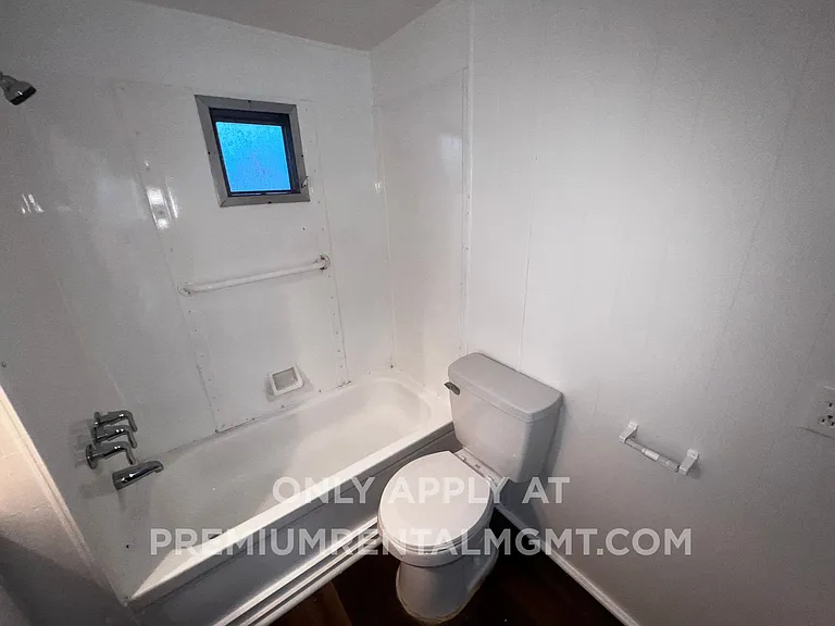 1193 S Christiana Ave — Photo 11