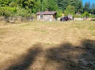 2517 Loop Rd, Fortuna, CA 95540