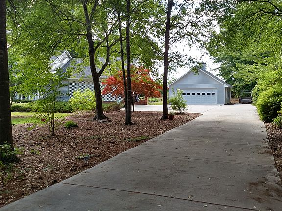 Super-sized garage