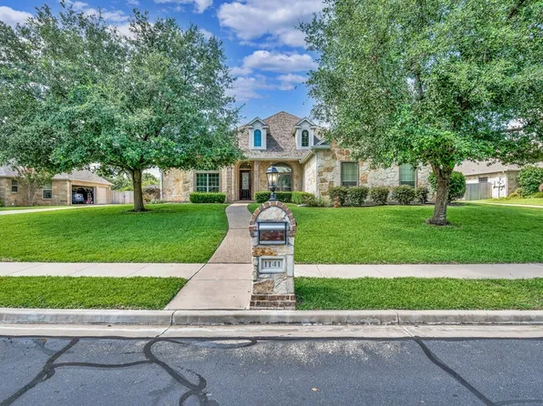 1141 Aberdeen Rd, Woodway, TX 76712