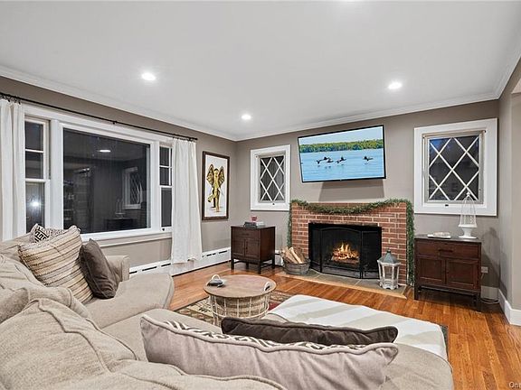 3rd image of 124 Morningside Dr