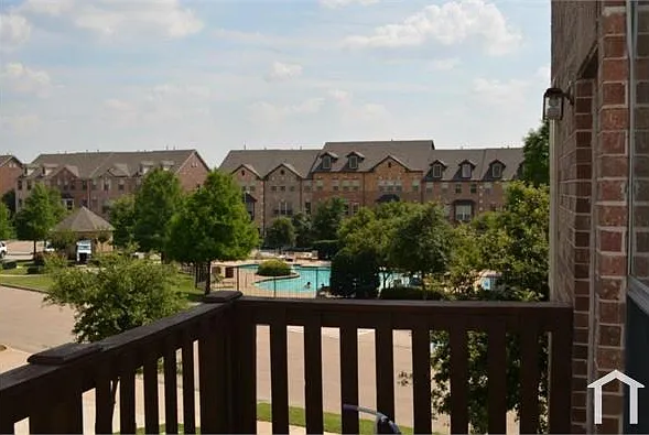 5 bed, 2273 sqft, $3,500 — Photo 4
