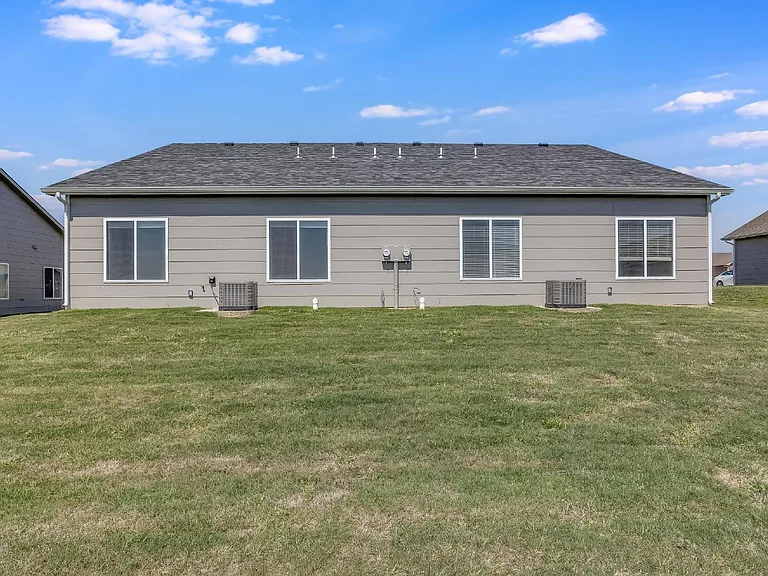 5248 N Cypress Cir — Photo 11
