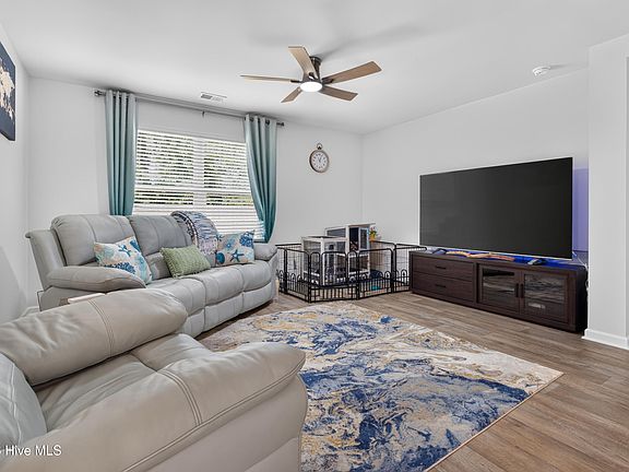 5th image of 8322 E Highcroft Drive NE