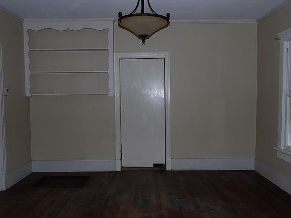 3rd image of 1107 National St