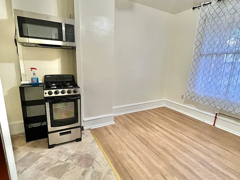 3323 Spring Garden St #1F — Photo 6