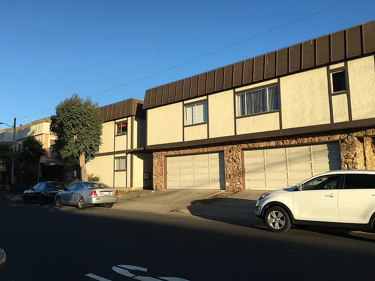 200 Byrne St #200 — Photo 9