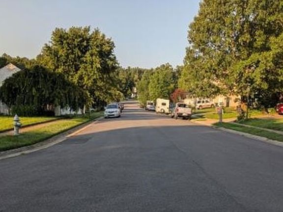 Exterior Neighborhood (street photo)