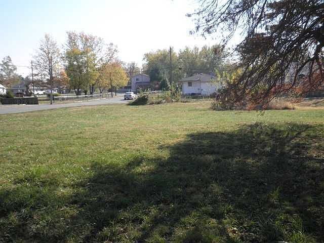 2nd image of 4821 E 17th St
