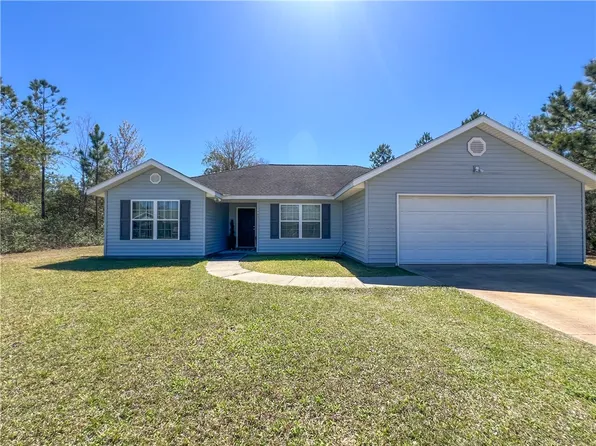 792 Red Hawk Dr, Waynesville, GA 31566